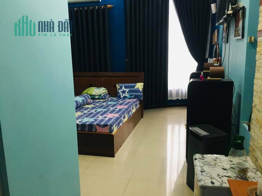 Bán nhà sát mặt tiền Huỳnh Tấn Phát, quận 7, hẻm ô tô chạy song song xe máy,chưa tới 5 tỷ.