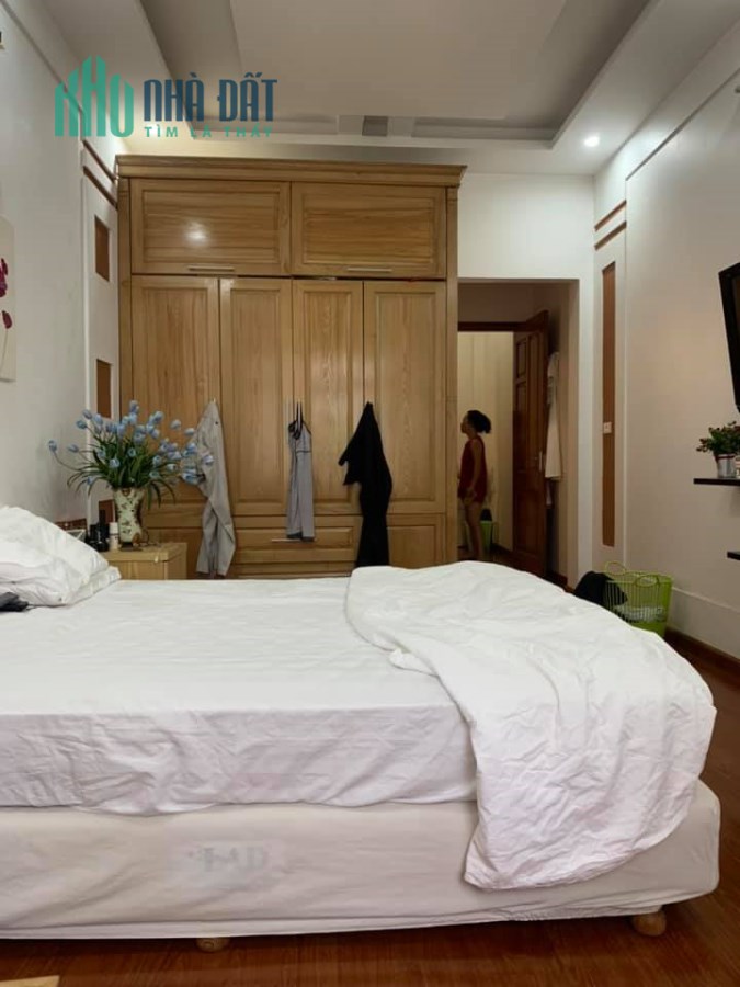 Cần bán gấp Mặt ngõ Khương Trung giá 5 tỷ, 55m2, Oto đỗ, tiện KD