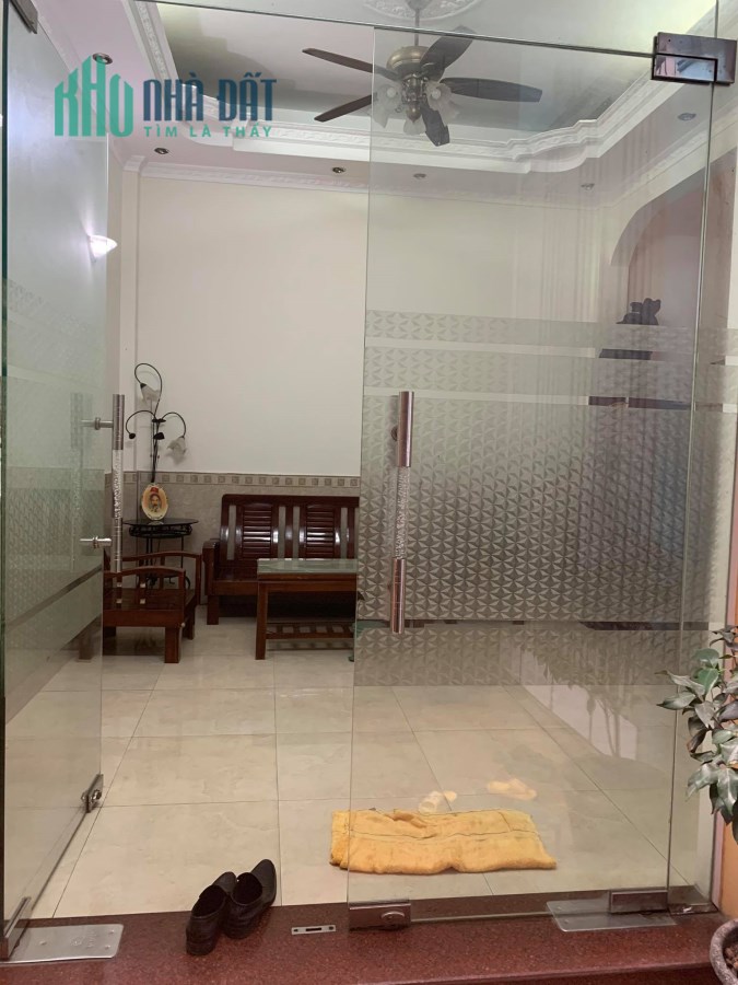 Chính chủ cần bán nhà ngõ 183 Vũ Tông Phan, 50m2 *4T,cách MP 20m, giá 4,2 tỷ.