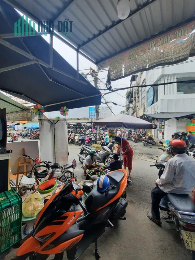 Mặt tiền KD chợ Trần Hữu Trang – sầm uất ngày đêm Phường 10 Phú Nhuận.