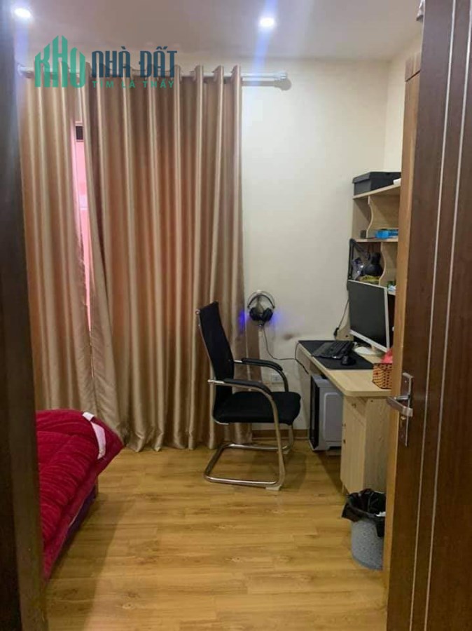 Bán nhà phố Nguyễn Văn Cừ,Long Biên,DT 30m,MT 4,2m,5 tầng,giá 3,4 tỷ.