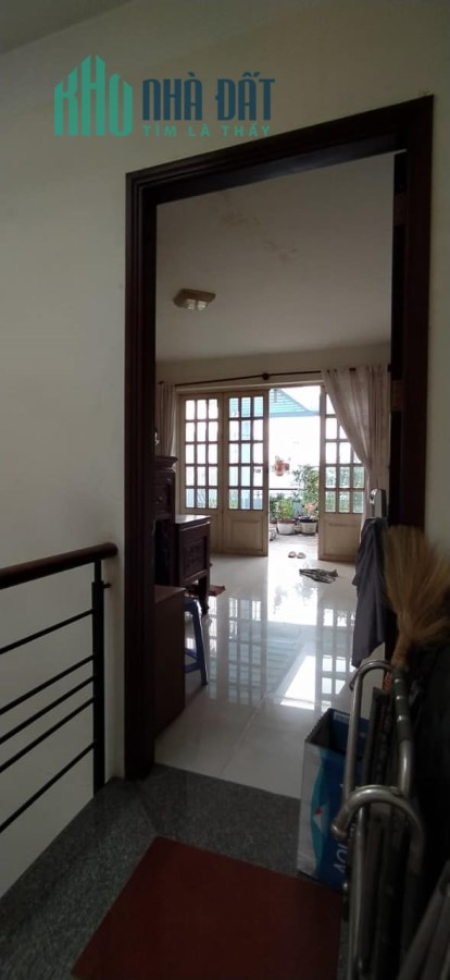 Bán nhà hẻm 719 Huỳnh Tấn Phát, quận 7, gần mặt tiền , HXH, 3 lầu , giá rẻ , lh 0989149953.