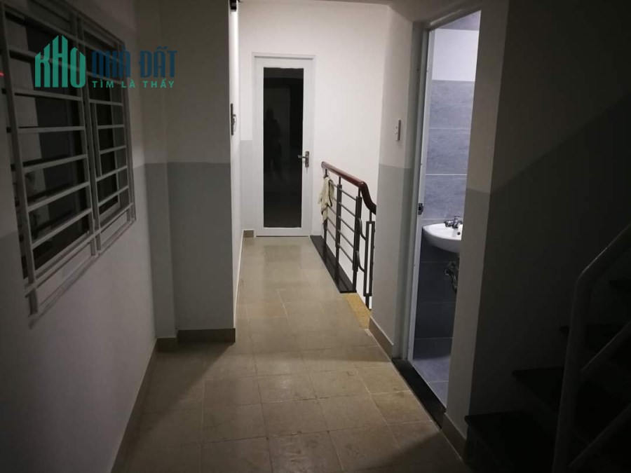 Mọi người ơi tôi cần ra nhanh nhà Nguyễn Thị Thập , quận 7, 81m2 , nhỉnh 4,5 tỷ , lh 0989149953.