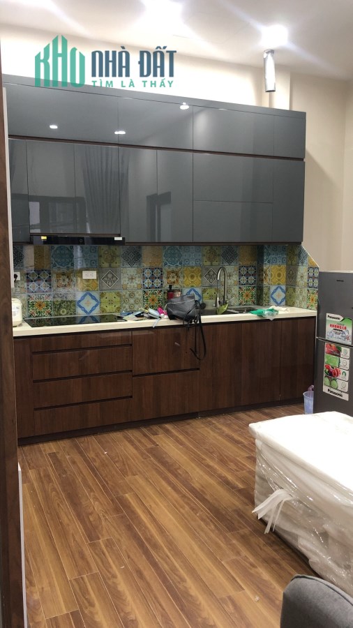 Nhỉnh 5 tỷ nhà 5 tầng Lạc Long Quân, Tây Hồ, Lô góc, KD, ô tô tránh.