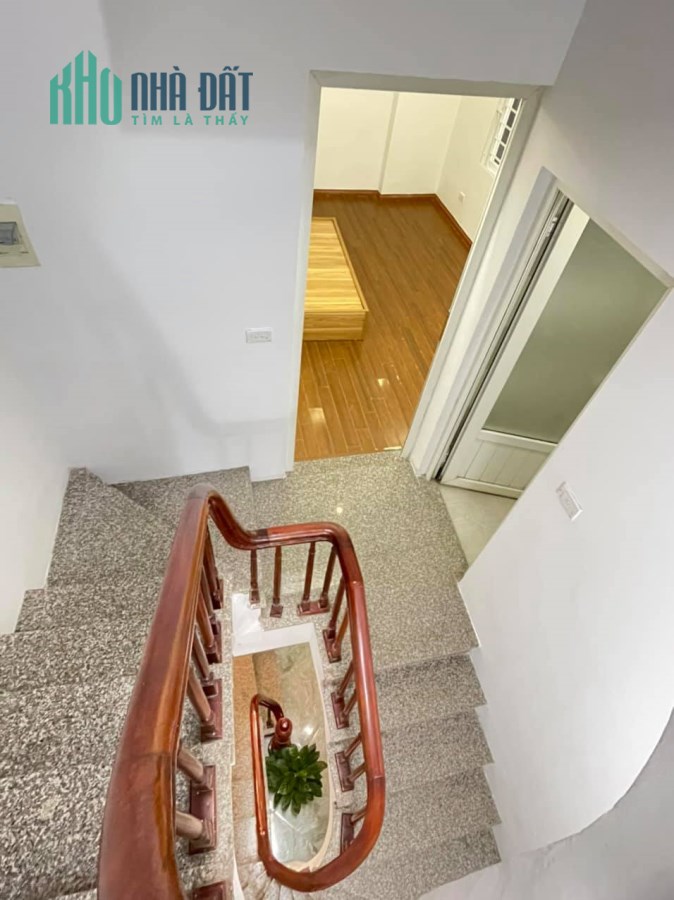 Bán gấp nhà Xuân Đỉnh, 31m2 x 5T m MT6.8m, Ô Tô, nhỉnh 3 tỷ