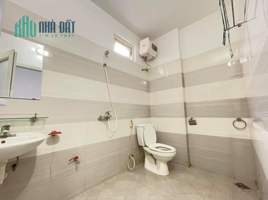 Bán gấp nhà Xuân Đỉnh, 31m2 x 5T m MT6.8m, Ô Tô, nhỉnh 3 tỷ