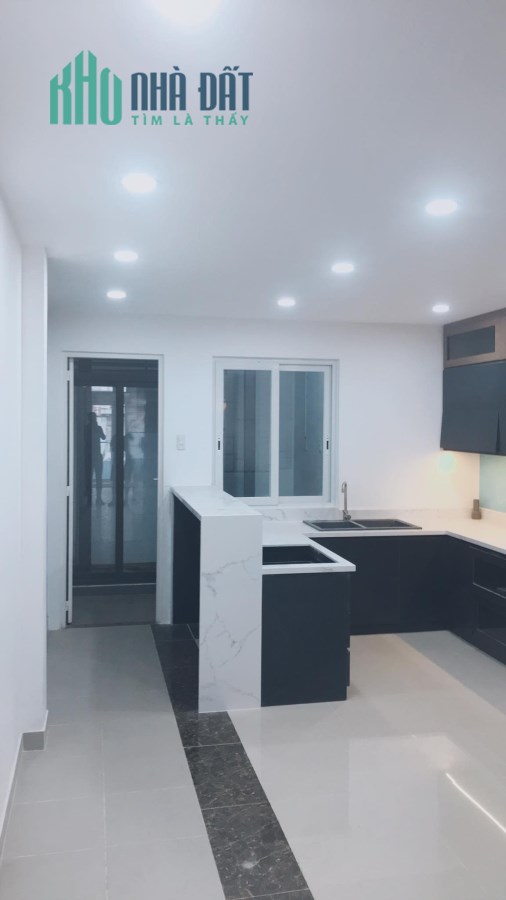 Chính chủ cần bán gấp Nguyễn Thị Thập , quận 7 , 66m2 , 5 lầu , hẻm 5m, giá hời, lh 0989149953.