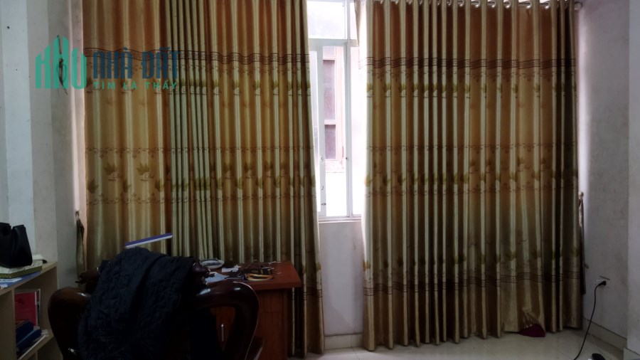 Chủ cần bán gấp. nợ ngân hàng Tân Lạc (Đại La) DT40 5 tầng  MT 4.1 Giá 3.3 tỷ