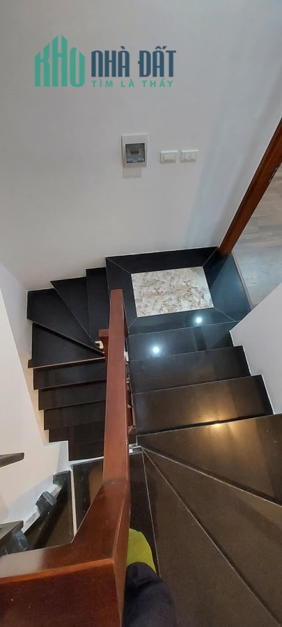 Nhà mới Lõi Đống Đa vị trí cực đẹp lô góc 3 mặt thoáng, 50m2 5,5mMT nhỉnh 5tỷ.