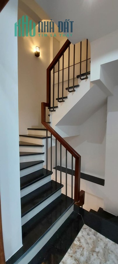 Nhà mới Lõi Đống Đa vị trí cực đẹp lô góc 3 mặt thoáng, 50m2 5,5mMT nhỉnh 5tỷ.