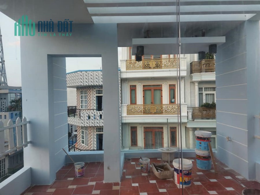 Bán nhà có long mạch – Gia chủ làm ăn phát đạt 1 năm mua hai căn nhà.