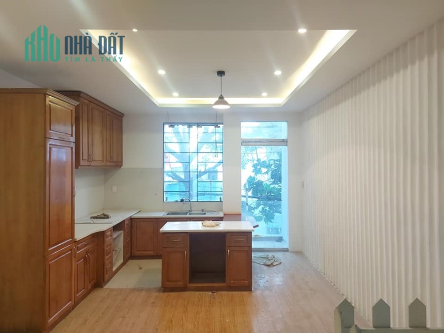 Bán nhà có long mạch – Gia chủ làm ăn phát đạt 1 năm mua hai căn nhà.