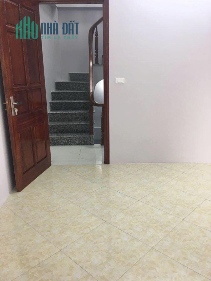 Bán nhà Trường Chinh 3.9 tỷ 34m2, 5T phân lô, gần phố, 3 gác đỗ cửa