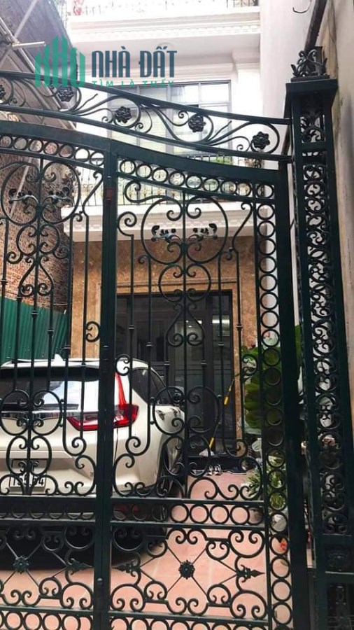 Bán nhà  Thái Hà, Nở hậu, Ô Tô vào nhà, MT 4,6, 98m2, Giá 14 tỷ