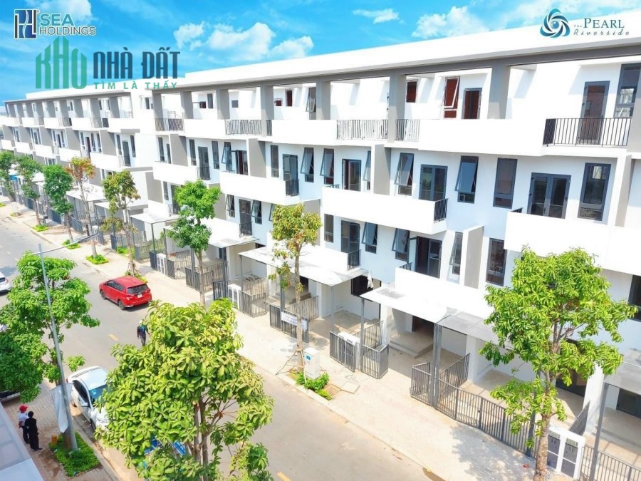 Nhà đẹp chung tâm bến lức ven sông vàm cỏ đông