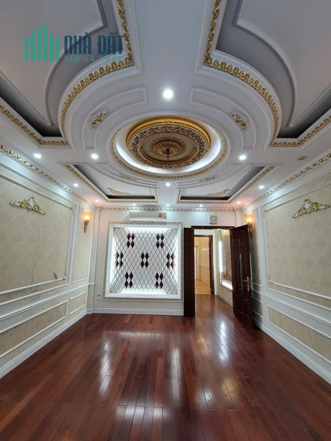 CÁCH PHỐ THÁI HÀ 30M, NHÀ XÂY 5 TẦNG X 70M2, MẶT TIỀN RỘNG 5M, Ô TÔ VÀO QUAY ĐẦU VÀO NHÀ