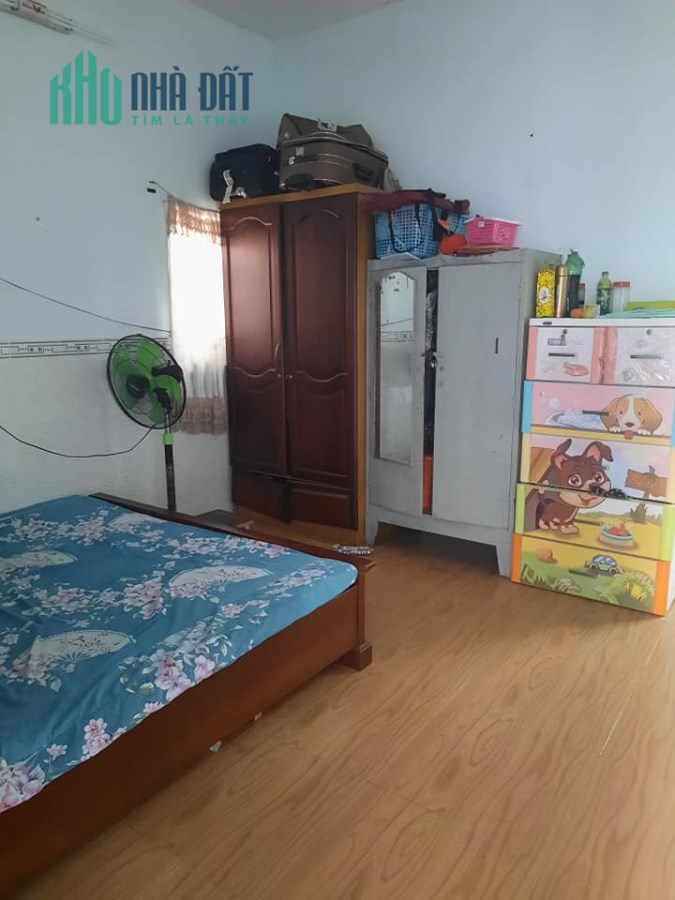 Nhà rẻ giờ mới có 68,3m3 , HXH, 3 lầu , gần MT Trần Xuận Soạn, quận 7, lh 0989149953.