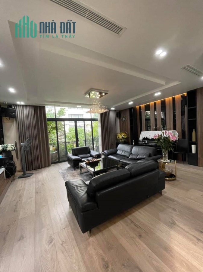 Bán Tòa nhà Văn Phòng THÁI HÀ, ĐỐNG ĐA Gara, MT 7m, 90m2, Giá 15.2 Tỷ.