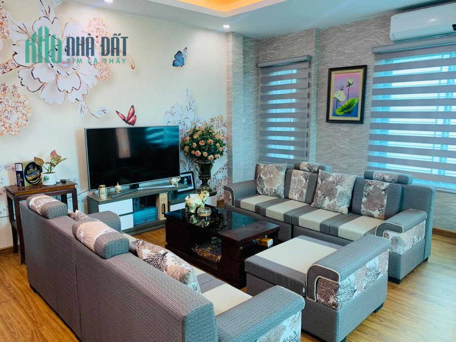 Bán gấp nhà Đường Hoàng Quốc Việt, Võ Chí Công, kinh doanh, ôtô, 70m2x4 tầng.