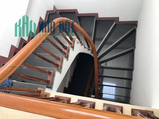 Bán nhà Tây Mỗ, dt 35m2, 4 tầng,  hơn tỷ , lô góc, gần ô tô t.LH : 0976772692.