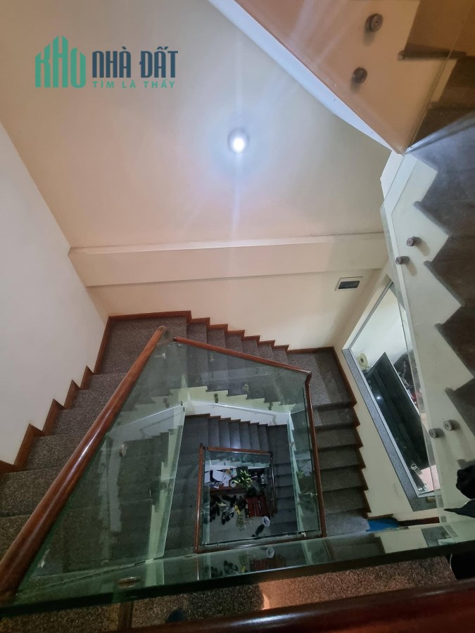 Phân Lô Hoàng Sâm,Hoàng Quốc Việt,ôtô tránh,tháng máy,2 mặt thoáng,DT 63m x 5Tầng,giá 10.5 tỷ