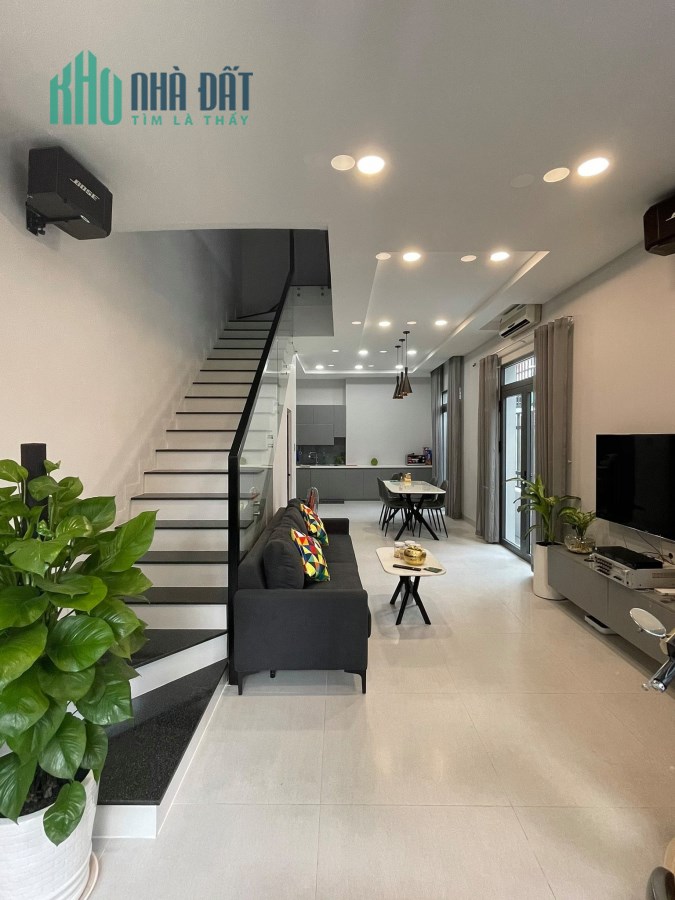 Kẹt tiền kinh doanh bán nhà Hoàng Hoa Thám, Bình Thạnh, 76m2, HXH, chỉ 8 tỷ 200.