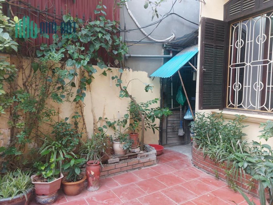 Bán nhà ngõ 370 Nguyễn Văn Cừ,Long Biên,nhà có sân vườn,102m2,MT 4.5m,4 tầng,6,6 tỷ.