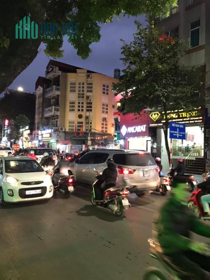 Mặt phố Lò Đúc, Hai Bà Trưng-Bán 164m2 đất tặng nhà 2 tầng, mặt tiền 4,3m 27,2 tỷ.
