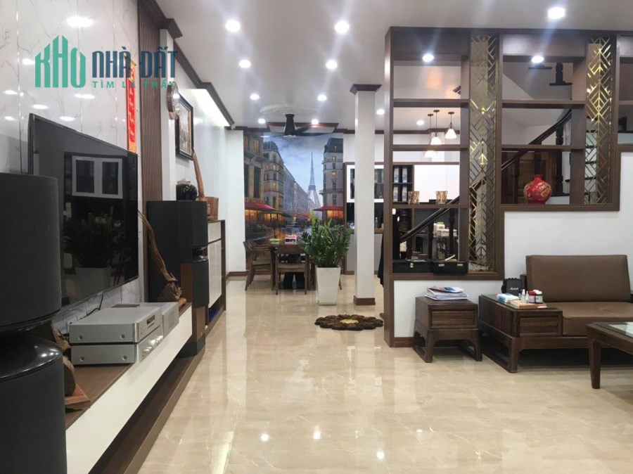 SIÊU PHẨM MỚI XÂY CẦU GIẤY 67M2  5 TẦNG NGÕ THÔNG CHỈ 7,2 TỶ