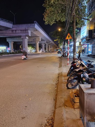 Siêu Hiếm bán nhà ngã tư mặt phố Quận Nam Từ Liêm kinh doanh sầm uất,giá nhỉnh 14 tỷ.