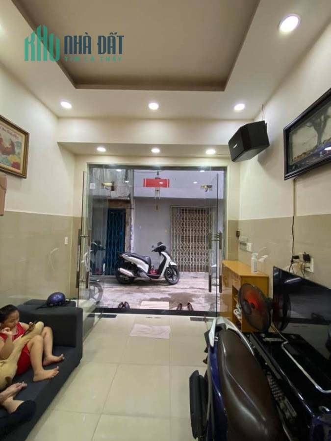 Quận 1 HXH phó đức chính 39m2 4 tầng 3.3x12 phường nguyễn thái bình