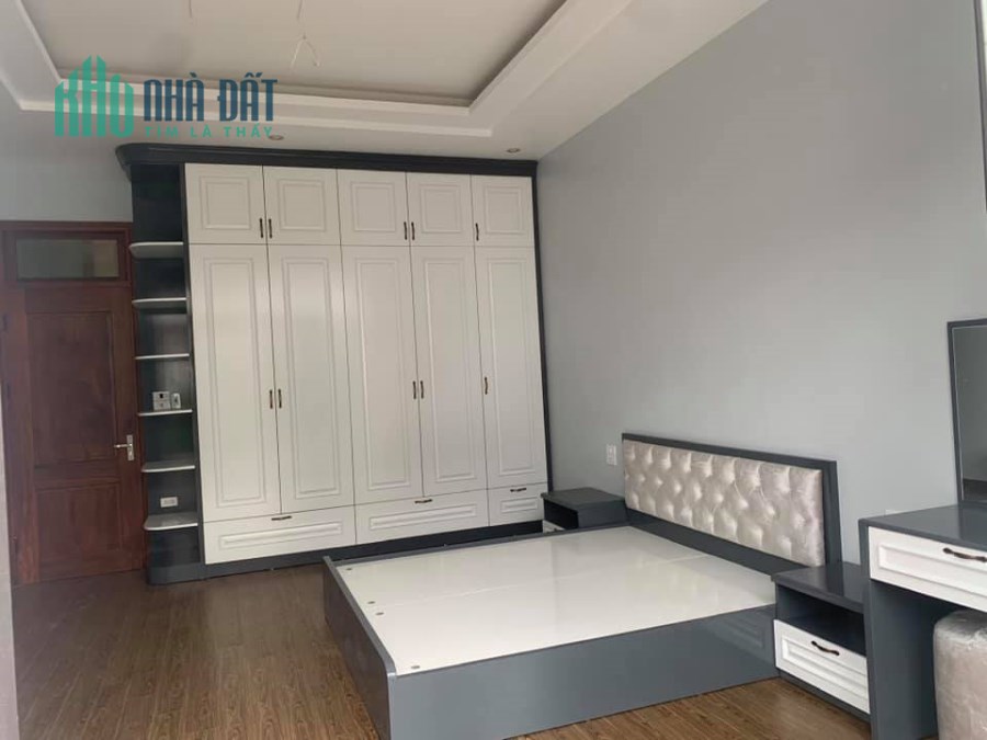 Bán gấp CHCC 536A Minh Khai giá 3.3 tỷ, 93m2, Nội thất đầy đủ