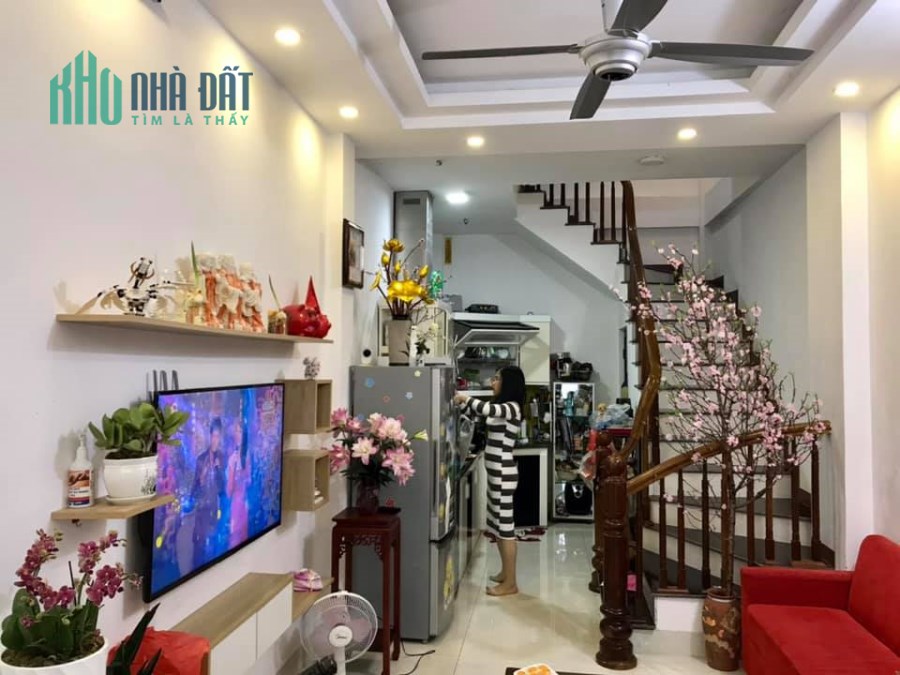 Bán gấp nhà đẹp Lê Quang Đạo, Từ Liêm, Ô tô đỗ cửa, nở hậu, 35m2, 5T, nhỉnh 3 tỷ, ở cực sướng