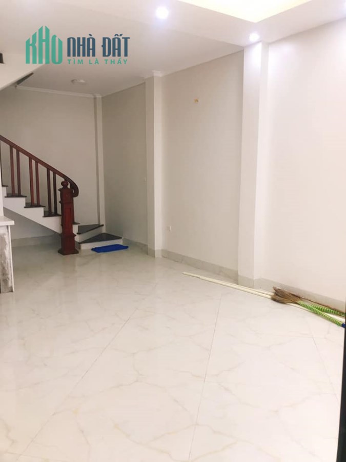 Vĩnh Hưng, 41m2*5 tầng, 3.68 tỷ, oto cách 10m, nhà đẹp