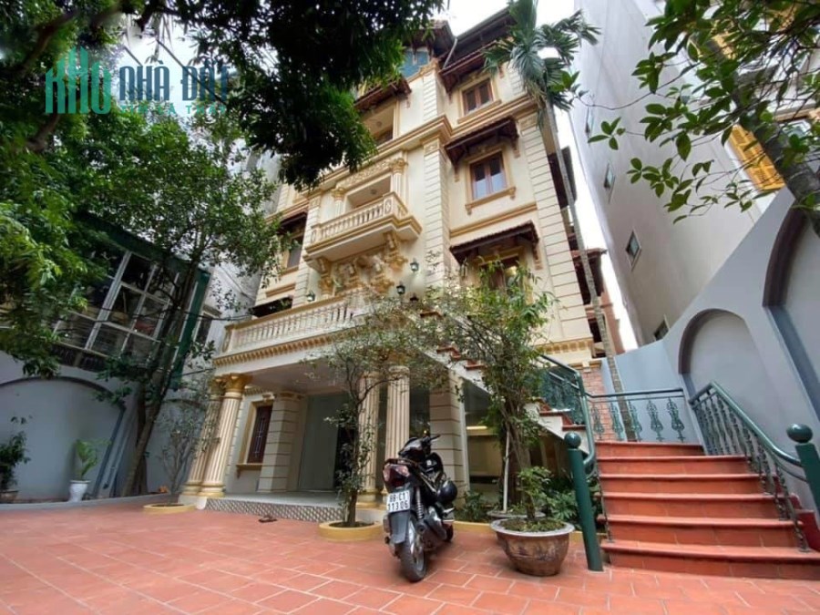Cho thuê nhà phố Tô Ngọc Vân 300m ( xdung 180m x 5 tầng ) MT 10m , có sân vườn, 100 triệu/ tháng