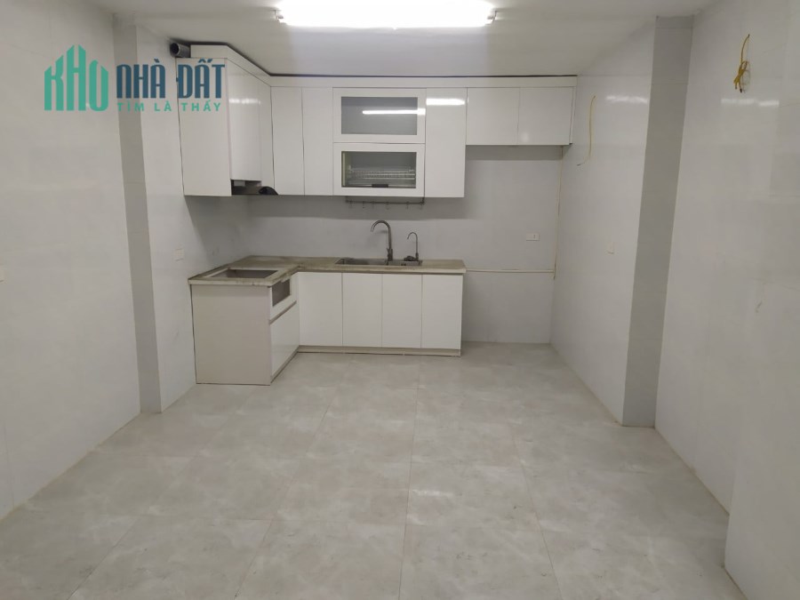 Siêu Hiếm Đỉnh  Kinh doanh,Đê Trần Khát Chân DT33 5 tầng MT 4.2  Giá 5.05 tỷ