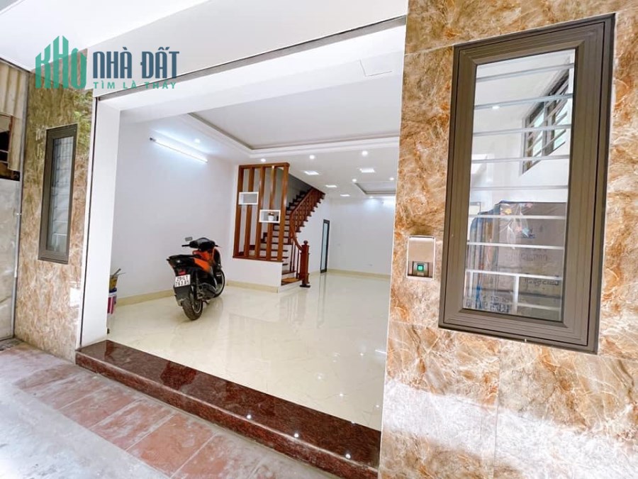 BÁN NHÀ PHỐ HOÀNG QUỐC VIỆT CHỈ HƠN 6 TỶ- 10 PHÒNG CHO THUÊ LÔ GÓC