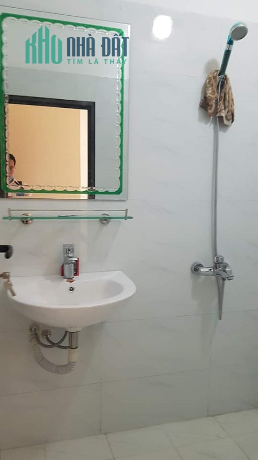 Bán nhà Hoa Bằng - Cầu Giấy, 50m2 x 5 tầng, mặt tiền 5m, giá 4.8 tỷ, trước sau thông thoáng