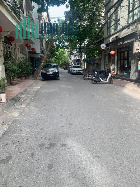 Mặt phố Ba Đình Mặt Tiền Rộng Khu vực nhiều người nước ngoài lưu trú - Kinh Doanh Sầm Uất