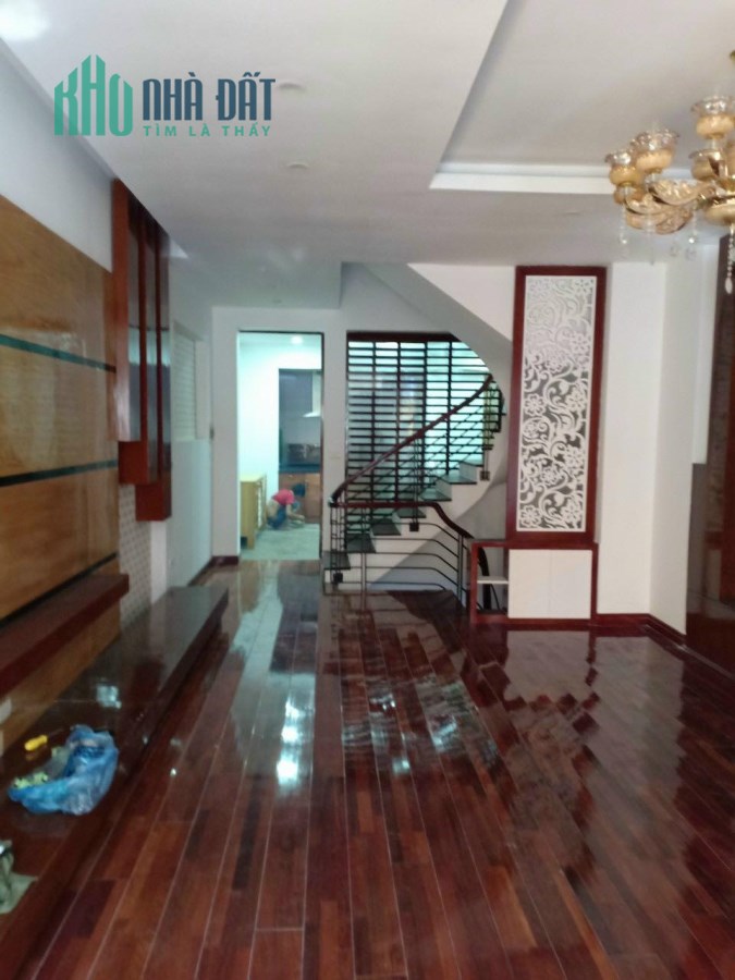 Siêu Phẩm Cầu Giấy, 65m2, 5tầng, hơn 9 tỷ,  phân lô, ô tô tránh, vỉa hè, kinh doanh .LH:0976772692.