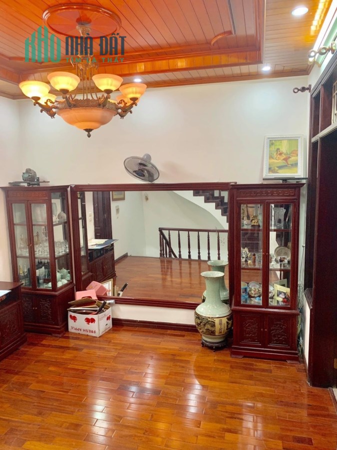 Bán nhà ngõ 12 Nguyễn Văn Huyên, Cầu Giấy,  cực đẹp, sạch thoáng sẵn ở 51m2, 4 tầng giá 8,2 tỷ.