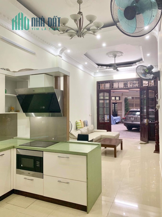 Bán nhà ngõ 12 Nguyễn Văn Huyên, Cầu Giấy,  cực đẹp, sạch thoáng sẵn ở 51m2, 4 tầng giá 8,2 tỷ.