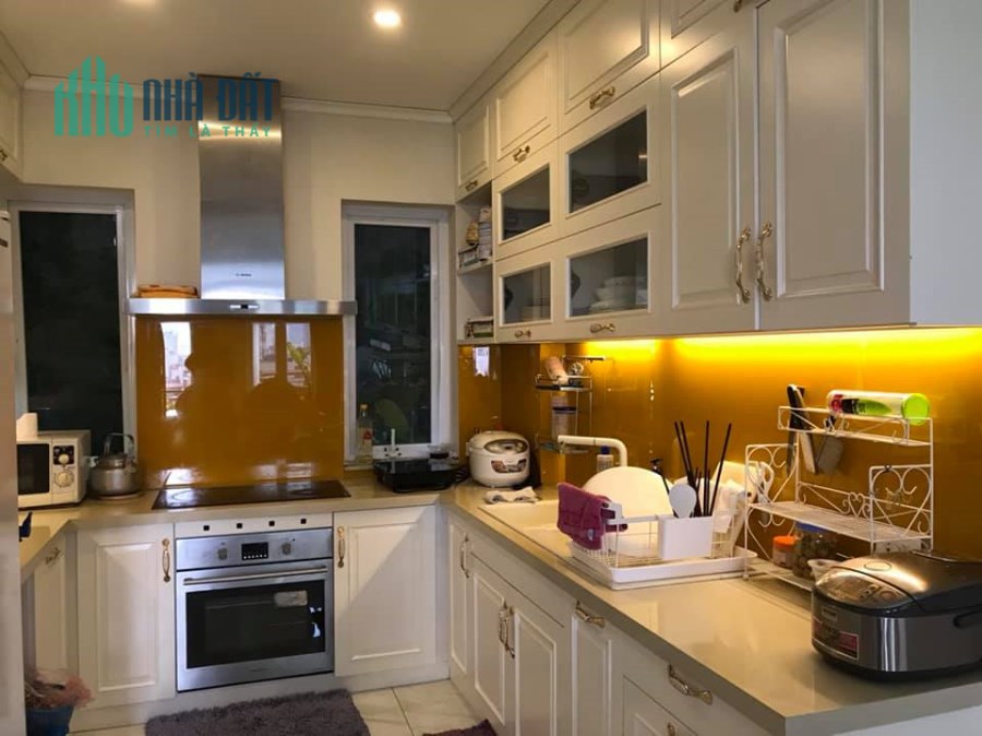 Tòa Nhà 9 Tầng, Trần Quang Diệu, Đống Đa, 98m*MT7m, 29 tỷ, Thang Máy, Hầm Xe, Văn Phòng.