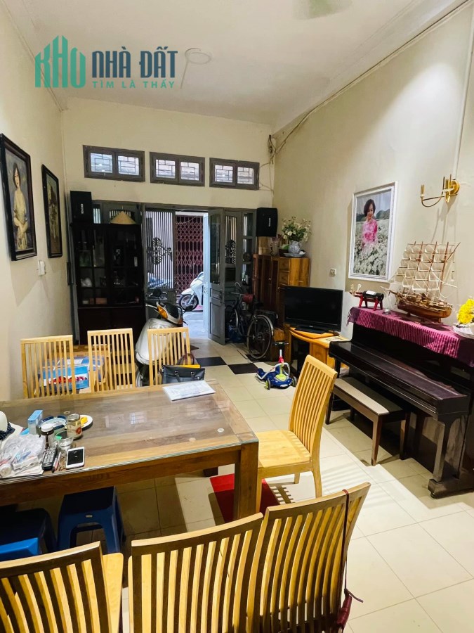 Bán Nhà, Phân Lô, Hào Nam, Đống Đa, 48m*5T*MT4m, 7.5 tỷ, Ô Tô Vào Nhà, Gần Phố.LH:0397194848