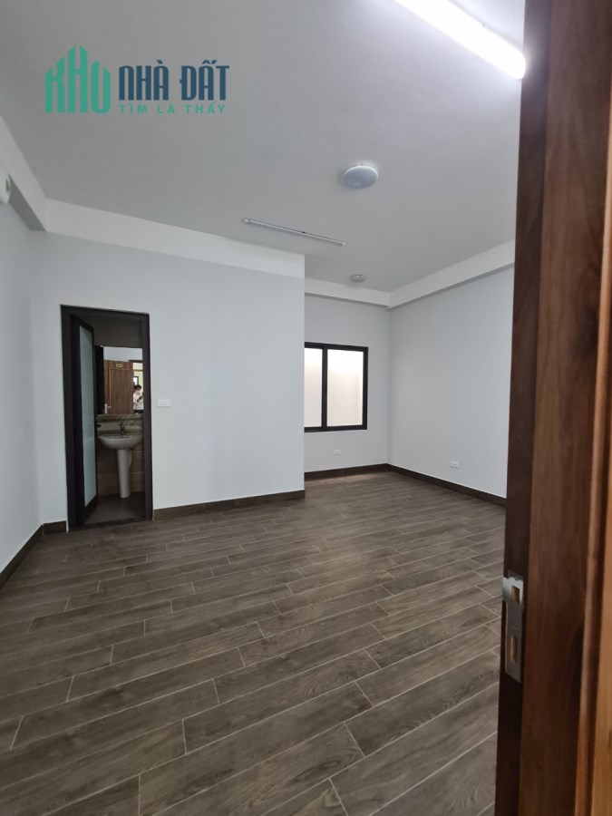 Cho thuê nhà nguyên căn Xuân Đỉnh: DT75m2x7 tầng, có thang máy, giá thỏa thuận