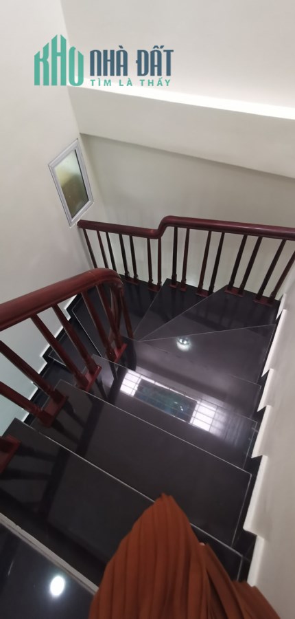 Bán nhà Đông Tác-Đống Đa, lô góc 3 thoáng, ngõ ba gác xe máy tránh 52m2 4.3MT 5.85tỷ
