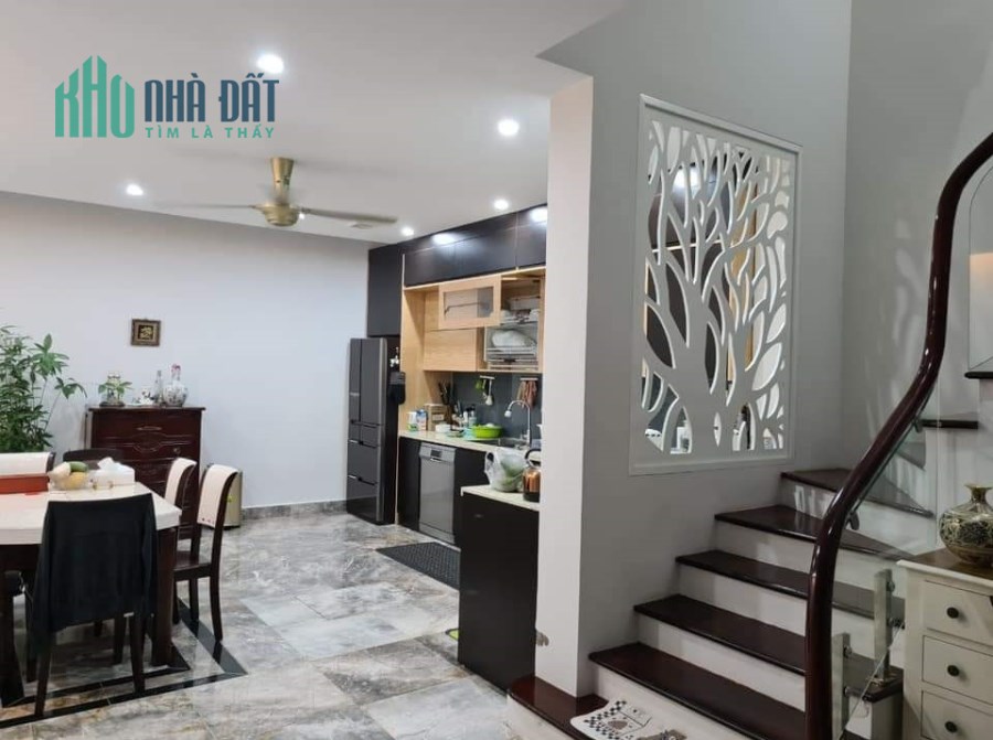 BIỆT THỰ, LÔ GÓC Giảng Võ 98m x 4 tầng, MT 9 m, giá 17 tỷ, LH 0981588619.