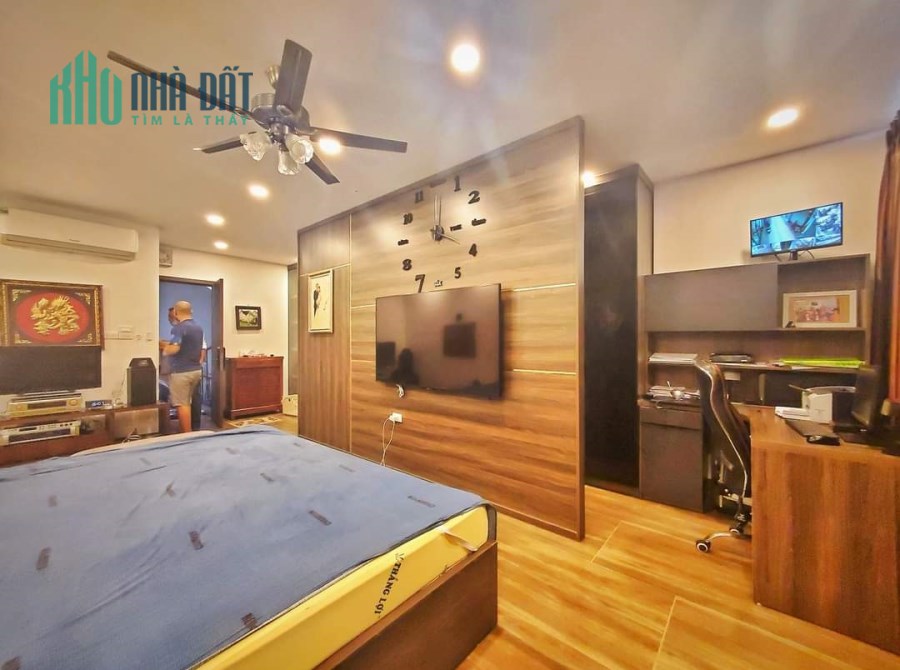 LÔ GÓC, Ô TÔ, Kim Mã 97m x 5 tầng, MT 7 m, giá 16.5 tỷ, LH 0981588619.