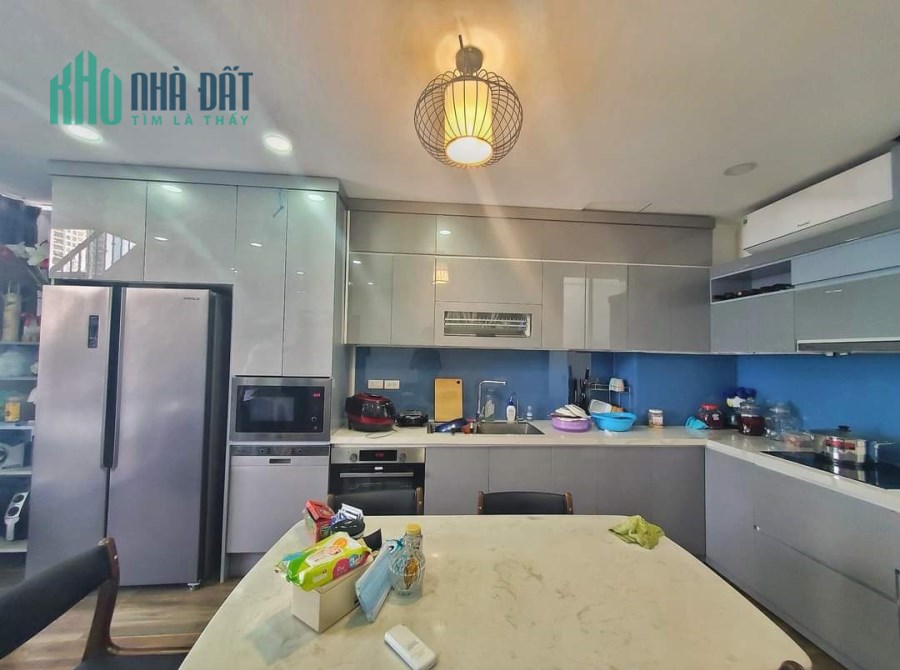 LÔ GÓC, Ô TÔ, Kim Mã 97m x 5 tầng, MT 7 m, giá 16.5 tỷ, LH 0981588619.