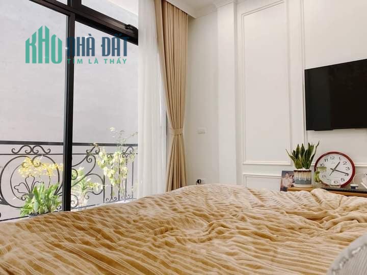 Bán nhà quận Đống Đa phố Hào Nam 40m2 4 tầng, lô góc. Chỉ 4.3 tỷ